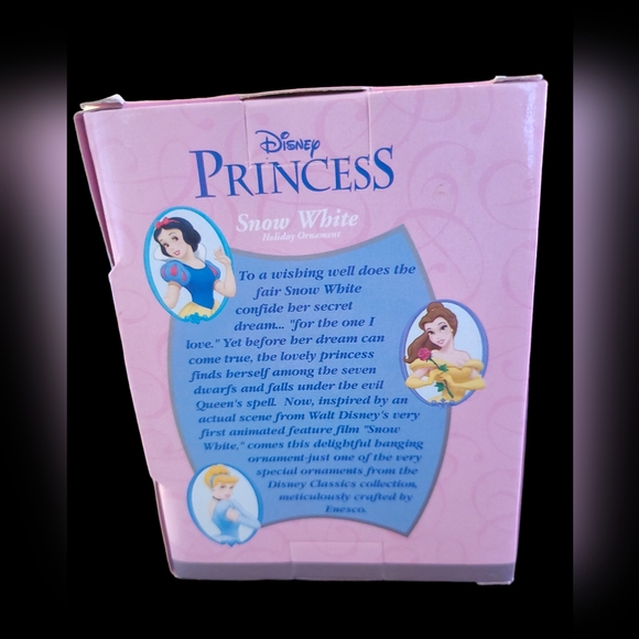 VINTAGE DISNEY PRINCESS SNOW WHITE HOLIDAY ORNAMENT WITH DOPEY AND OPENING DOOR - Picture 6 of 15